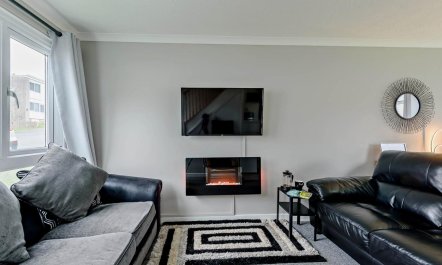 2 Bed in Freshwater East 3