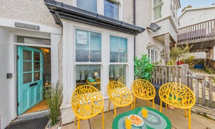 2 Bed in Aberdyfi 6