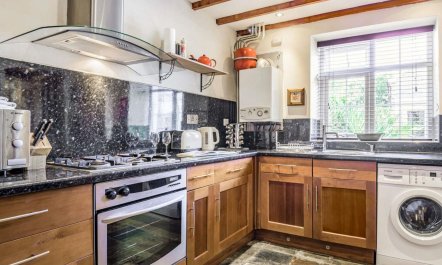 2 Bed in Crickhowell 3