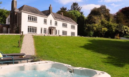 8 Bed in Trekenning 0