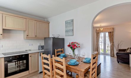 2 Bed in Haverfordwest 1