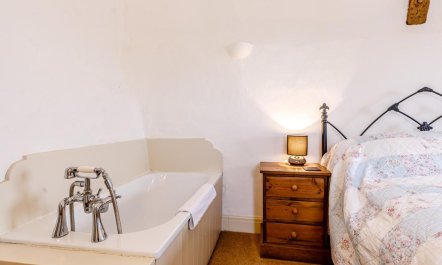 1 Bed in Tewkesbury 7
