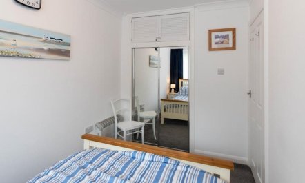 1 Bed in Saundersfoot 8