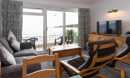 1 Bed in Saundersfoot 2