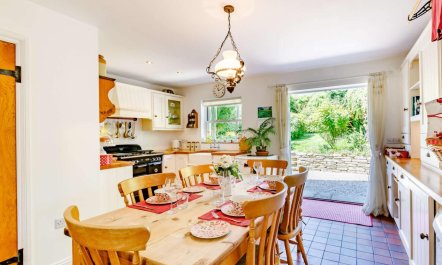 2 Bed in Sway 7