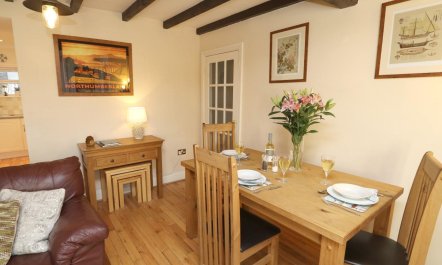 2 Bed in Seahouses 1