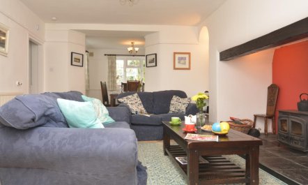 3 Bed in Bridport 1