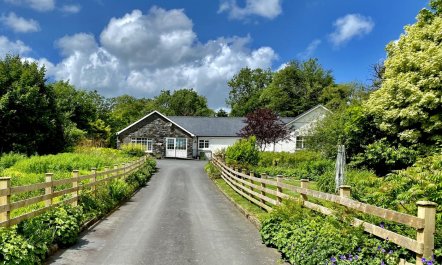 10 Bed in Lampeter