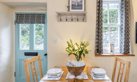 2 Bed in Llwyngwril 7