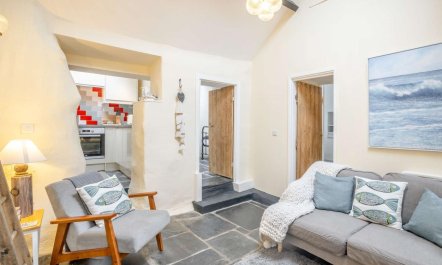 2 Bed in Llwyngwril 2