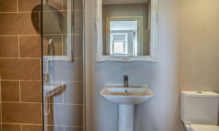 3 Bed in Haverfordwest 6