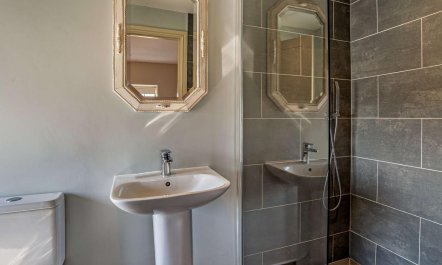 3 Bed in Haverfordwest 8
