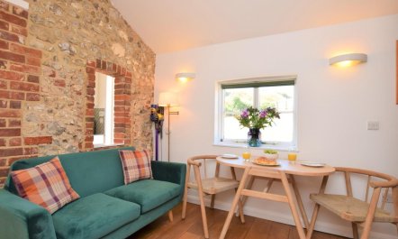 1 Bed in Freshwater 3