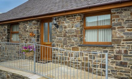 2 Bed in Aberystwyth 9