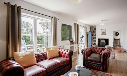3 Bed in Rock 2