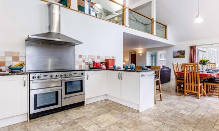 6 Bed in Dorchester 5