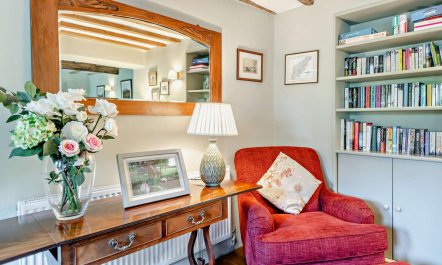 4 Bed in Hope Valley 3