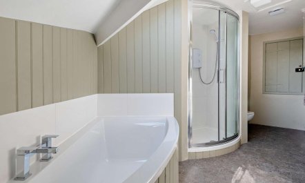 4 Bed in Hope Valley 8