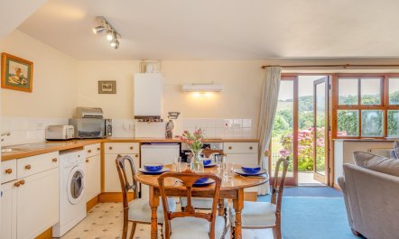 2 Bed in Blackwater 5