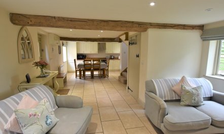 3 Bed in Droitwich 3