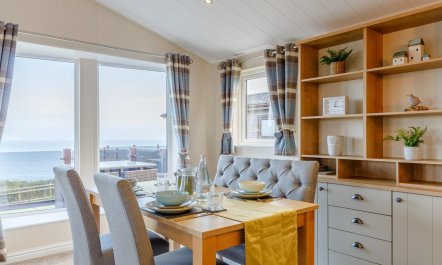 2 Bed in Brixham 1