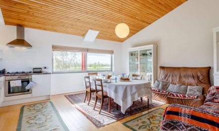 2 Bed in Glastonbury 4