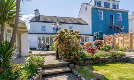 4 Bed in New Quay 1
