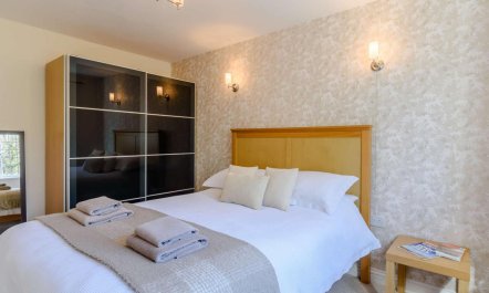 3 Bed in Stepaside 5