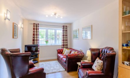 3 Bed in Stepaside 6