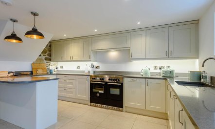 3 Bed in Llwyngwril 4