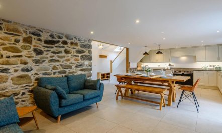 3 Bed in Llwyngwril