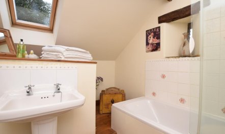 2 Bed in Hope Valley 8