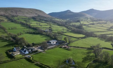 1 Bed in Brecon 2