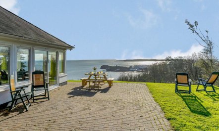 2 Bed in Tenby 3