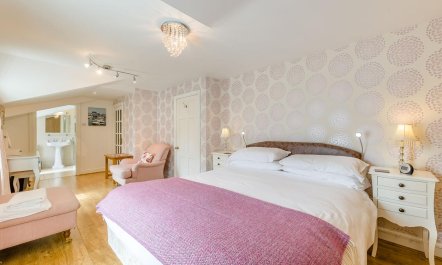 3 Bed in Aberaeron 2