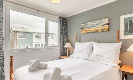2 Bed in Pembroke 8