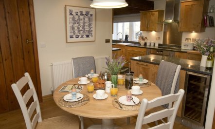 2 Bed in Litton 7