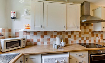 4 Bed in Horns Cross 7