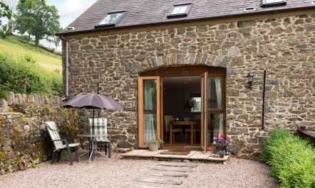 1 Bed in Llandeilo 2