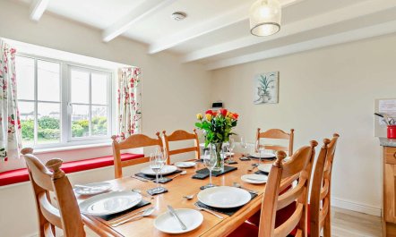 3 Bed in The Lizard 6