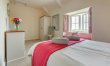 3 Bed in The Lizard 7