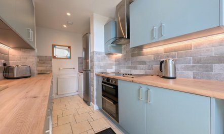 3 Bed in Windermere 0