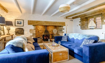 8 Bed in Bridgend 4
