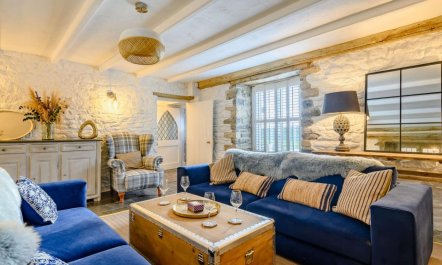 8 Bed in Bridgend 3