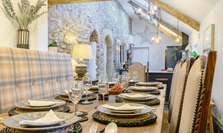 8 Bed in Bridgend 9