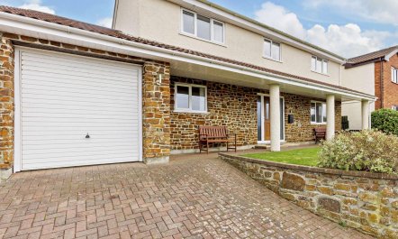 4 Bed in Bude