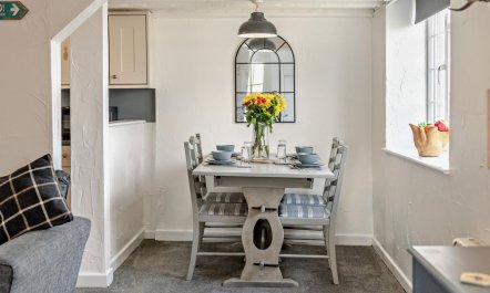 2 Bed in Westward Ho 5