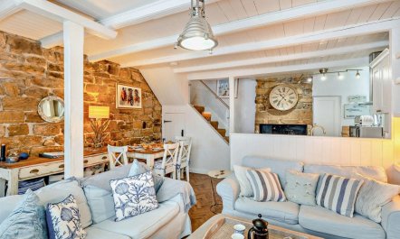 3 Bed in Robin Hoods Bay 7