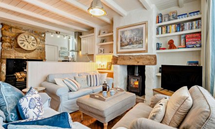 3 Bed in Robin Hoods Bay 9