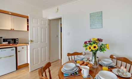 1 Bed in Saundersfoot 6